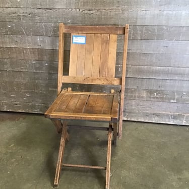 Vintage Wooden Folding Chair (Tacoma)