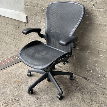 Aeron Chair, Size B