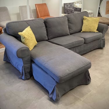 Gray Sofa w/ Adjustable Chaise