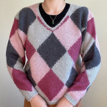 Vintage 80s Hand Knit Pink Gray Preppy Argyle V Neck Mohair Fluffy Academia Sweater Sz M 