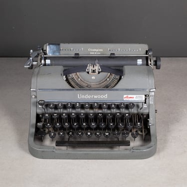 Vintage Underwood Champion Portable Typewriter c.1946