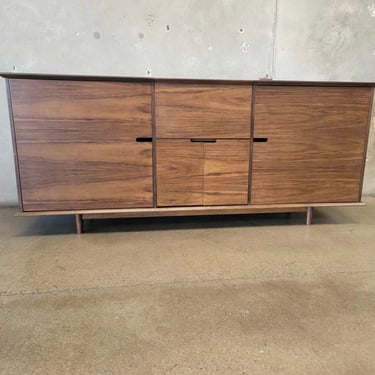 Walnut Stereo Console Made By Casara Modern - Made of Walnut Plywood