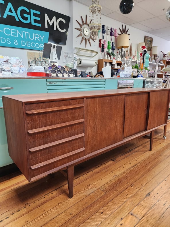 ST1123084 Danish Low Credenza with Drawers