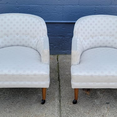 Pair Barrel Lounge Chairs With Classic Peg / Conical Legs 