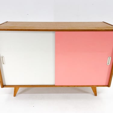 Mid-Century Sideboard Design by Jiří Jiroutek, 1960's / Vintage Sideboard / Pink & White Sliding Doors 