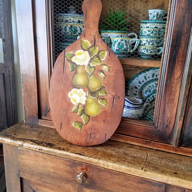 Tole Painted Wood Board~Vintage Hand Painted Wall Hanging Cutting Board~Pears & Leaves~Vintage Home decor~Vintage Wall Decor~JewelsandMetals 