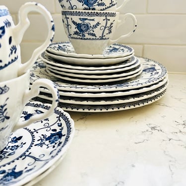 16 Pieces of Indies Blue and White by Johnson Brothers Dinner Plates, Saucers, Bread Butter and Mugs Ironstone Made in England by LeChalet