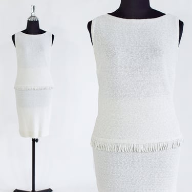 1960s White Sleeveless Sweater Knit Skirt Set | 60s Silver & White Knit Sweater Set | Twiggy | Small 