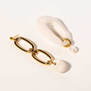 HAKO SIMPLE PORCELAIN EARRINGS