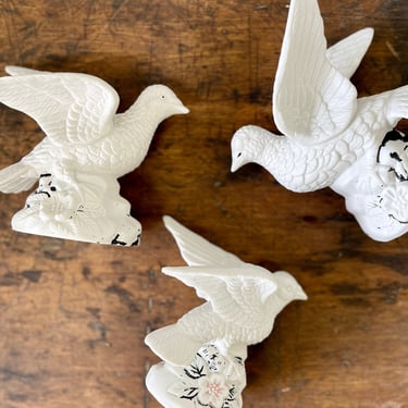 Set of Bird Figurines | White Bird Statues | Shelf Decor | Shabby | Birds Set of 3 | Ceramic Porcelain Clay Pottery | Vintage Bird Sculpture 