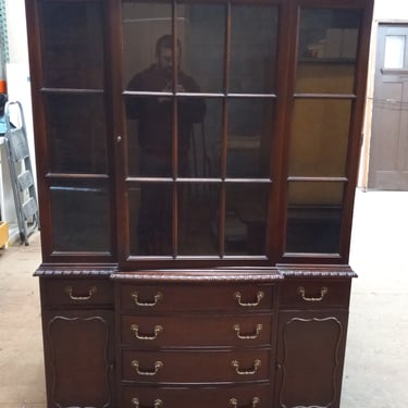 Antique Drexel Mahogany China Cabinet, 48.5 x 14.5 x 71