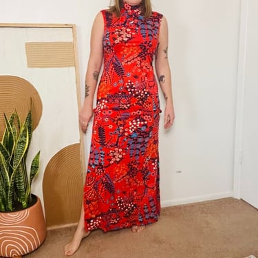 Vintage 70s Wilroy Traveller Red Floral Asian Inspired Sleeveless Maxi Dress 