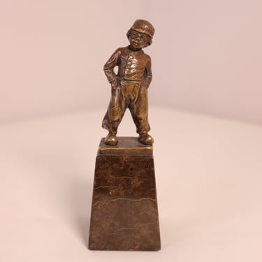 Pawel (Paul Ludwig) Kowalczewski (1865-1910), Boy with hands in pockets. Child figurine. Vintage bronze statuette. Nostalgic home decor. 