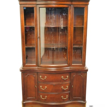 HIGH END Vintage Traditional Duncan Phyfe Style Mahogany 44"  Bow Front China Cabinet 