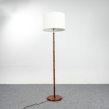 Danish Modern Teak Floor Lamp - (321-345.16) 