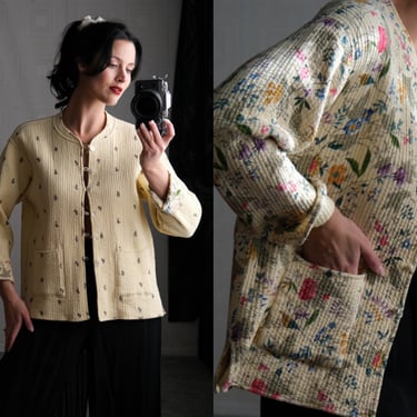 Vintage 40s Cream Quilted Reversible Floral Print Chore Jacket | Cotton | Cottagecore, Boho, Housecoat | 1940s Handmade Bohemian Jacket 