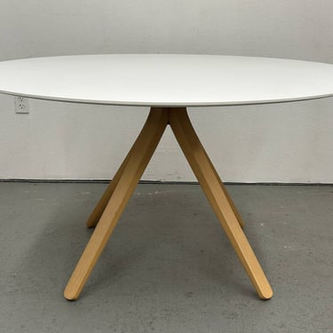 Andreu World Nuez Dining Table