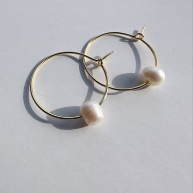 Lily Fresh Pearl Hoops