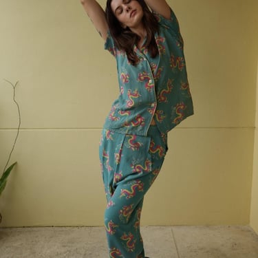 1940s Pajamas with Dragon Print /Cold Rayon Loungewear / PJ Blouse and Palazzo Pants / PJs Set / Pajama Party / Forties Wide Legged Trousers 