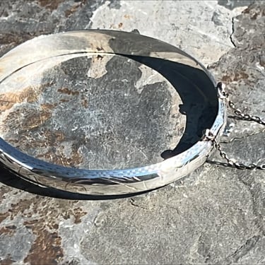 Vintage Sterling Silver Lightweight Hinged Bangle Bracelet with Etched Designs 