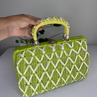 Round the Clock Styles - Vintage 1960s Chartreuse/Lime Green Vinyl Wicker Handbag Purse 
