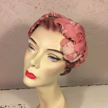 Side View & Side Glance - Vintage 1950s Mauve Antiqued Pink Curled Feather Cookie Cutter Hat Fascinator Hat 