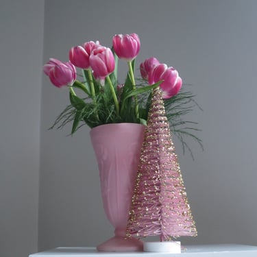 Mid-Century Pink Vase, Jeannette Glass Iris and Herringbone Flower Vase 1950s, Imperfect 