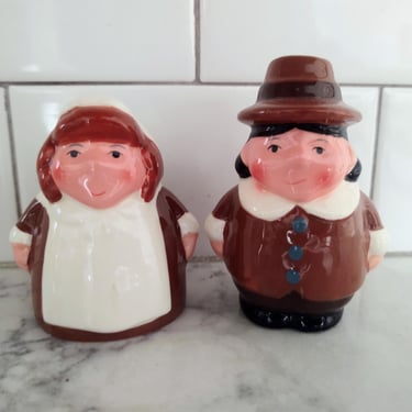 Vintage 2004 Publix The Lilgrim Pair Thanksgiving Couple Salt & Pepper Shakers Premiere Edition 