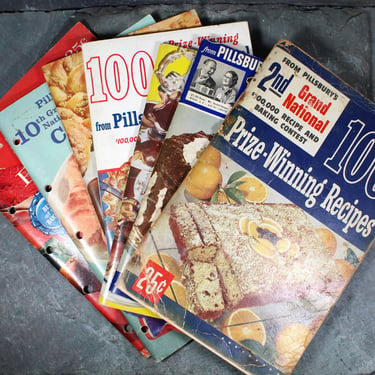 Vintage Pillsbury Cookbooklets, Set of 7 from 1951 to 1964 - Classic American Pillsbury Bake-Off Cookbooks - Prize Winning Recipes 