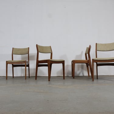 Set of 4 Danish Modern Teak Side Dining Chairs by D-Scan 
