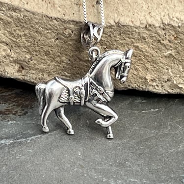 Vintage Sterling Silver Detailed Horse Pendant on 24 Inch Chain Necklace 