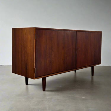 Hundevad & Co. Model #40/3 Rosewood Sideboard Designed by Carlo Jensen - #A1599