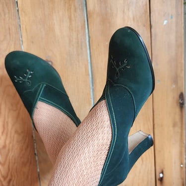 40s Green Suede Pumps by Walk Over size 5.5 
