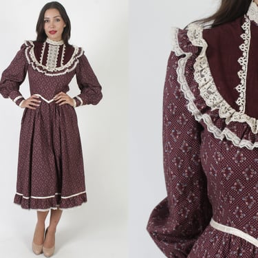 Burgundy Calico Gunne Sax Dress With Pockets / 70s Cottagecore Collar Prairie Gown / Vintage 70s Lace Trim Peasant Midi 