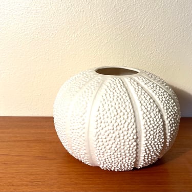 Beautiful Beach House Style Ceramic Sea Urchin Shell Vase 