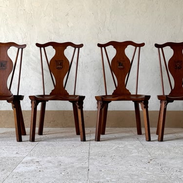 Set of Six William IV Oak Armorial Chairs Decorated with the Different Badges of the Percy Family, Dukes of Northumberland, Circa 1840