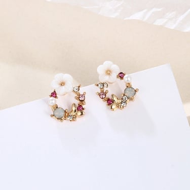 Payton flower earrings, Wreath Earring, Flower Stud Earring, pink flower earring, Bridesmaid Gift, daisy earring, korean earring 