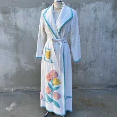 Vintage 1940s White Cotton Blue Floral Chenille Robe Dressing Gown Jacket Coat