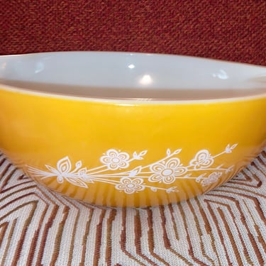 Vintage 1960s Pyrex Butterfly Flower Gold 444 Largest Cinderella Bowl~ fun, bold, yellow, golden handled, casserole bowl 
