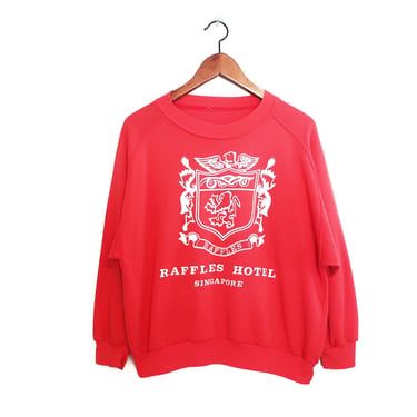 vintage sweatshirt / raglan sweatshirt / 1980s Raffles Hotel Singapore Sling tiki bar red souvenir sweatshirt Medium 