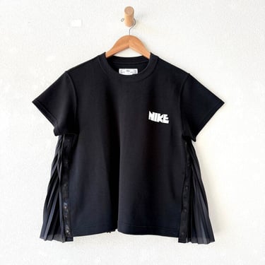 NIKE X SACAI PLEATED TEE SIZE MEDIUM