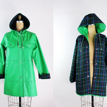 70s Kelly Green Vinyl Hooded Raincoat / Plaid trim / Vintage Reversible Plaid Raincoat / Size S/M 