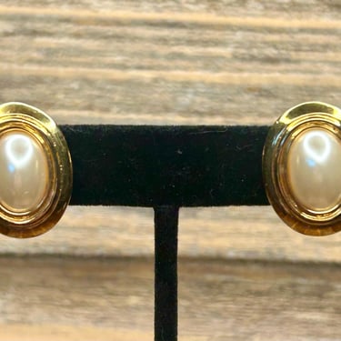 Vintage Imitation Pearl Earrings Clip On Allison Reed  Oval Stone With Gold Tone 