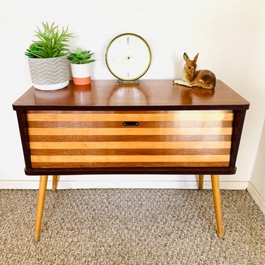 Mid Century Credenza, Vintage Cabinet, Drawer, Sideboard, Mid Century Side End Table, Post War Credenza, Formica Table, Chest of Drawers 