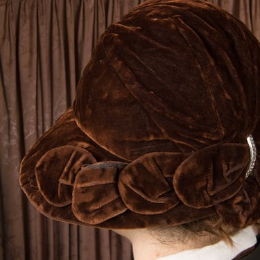 1920s Hat -  Late 1920s Silk Velveteen, and Taffeta with Soft Brim and Self Fabric Petals 
