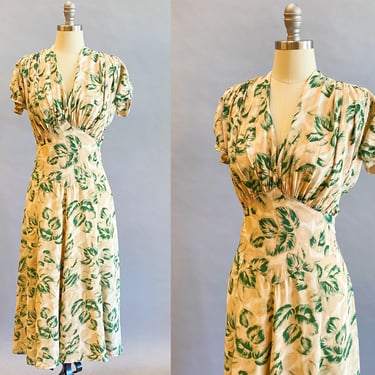 1940's Rayon Dress / 1940's Leaf Print Dress / Cold Rayon / 1940s Floral Print Dress / Size Medium 
