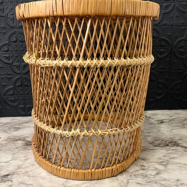 Small Round wicker plant stand
