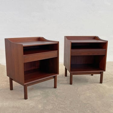 Danish Modern Teak Nighstands By Peter Hvidt And Orla Molgaard