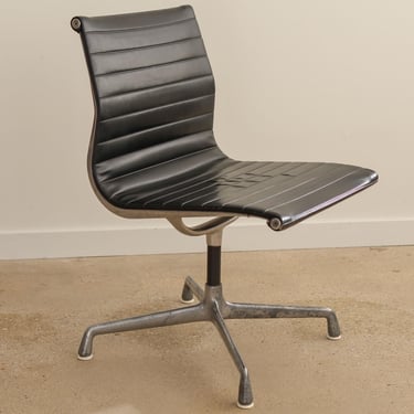 Authentic Eames Herman Miller Aluminum Office Chair 