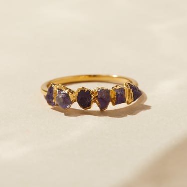 raw purple sapphire ring, iolite gemstone ring, crystal jewelry, minimalist dainty gold ring, push present ring, september birthstone ring 